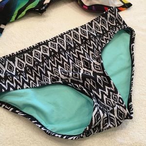 Justice black white mint ikat print size 14 bottoms